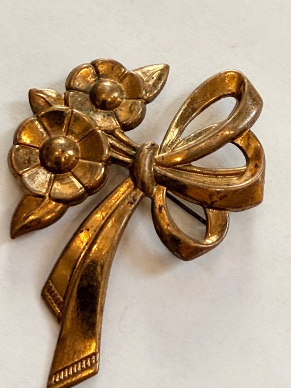 Vintage Gold-Tone Floral Bow Brooch 2.25 In Elegant Pin Jewelry Accessory